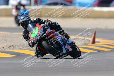 media/Oct-09-2022-SoCal Trackdays (Sun) [[95640aeeb6]]/Turn 2 (1110am)/